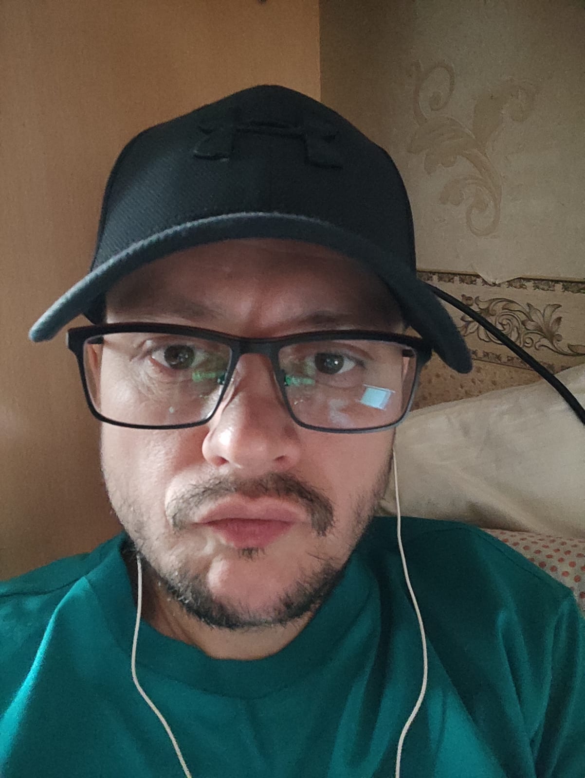 Привет! Меня зовут Даниил, я предприниматель с 2004 года.